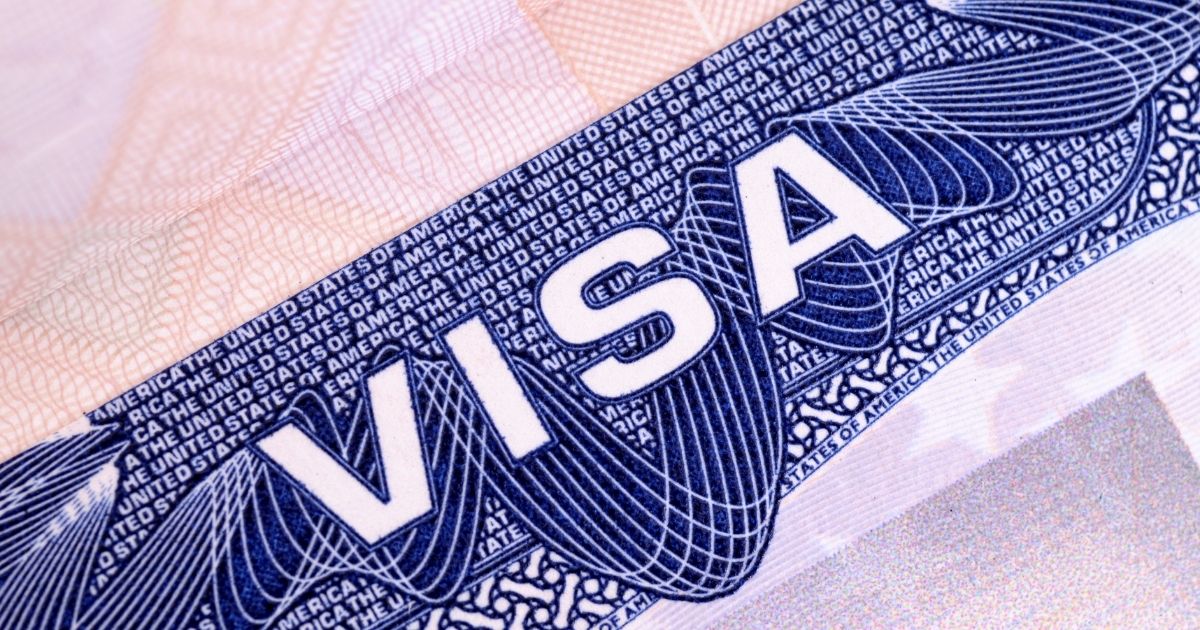 تأشيرة دراسة اللغة 2026: دليلك الكامل للطلاب الخليجيين (أمريكا - كندا - بريطانيا - أستراليا)